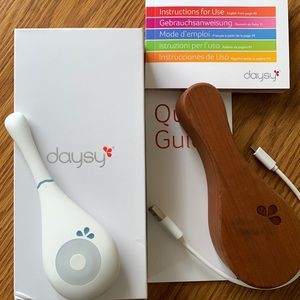 daysy fertility tracker with case